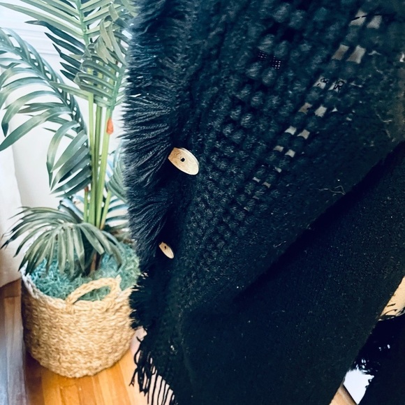 Knitted Poncho/Cardigan with Wooden Buttons - Picture 10 of 16